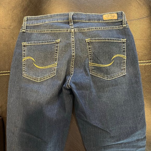 Signature Levi Strauss Ladies Modern Straight Jeans Size 12S / W31/ L30 - Picture 5 of 6